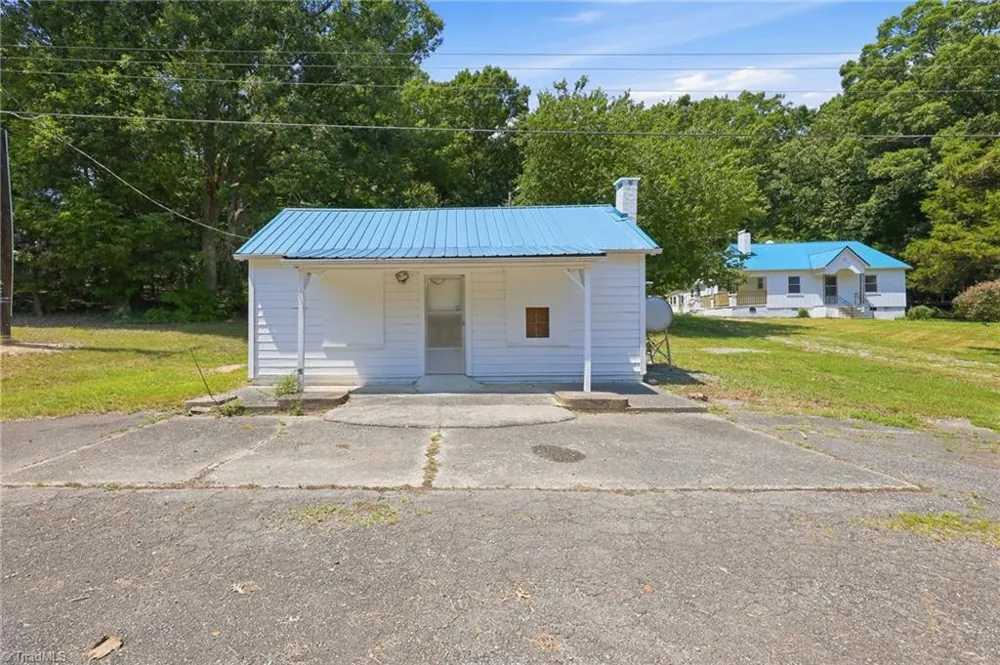 2128 Old Nc Highway 109 Lexington, NC 27292