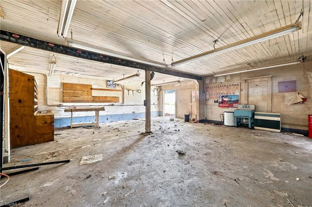 2128 Old Nc Highway 109 Lexington, NC 27292