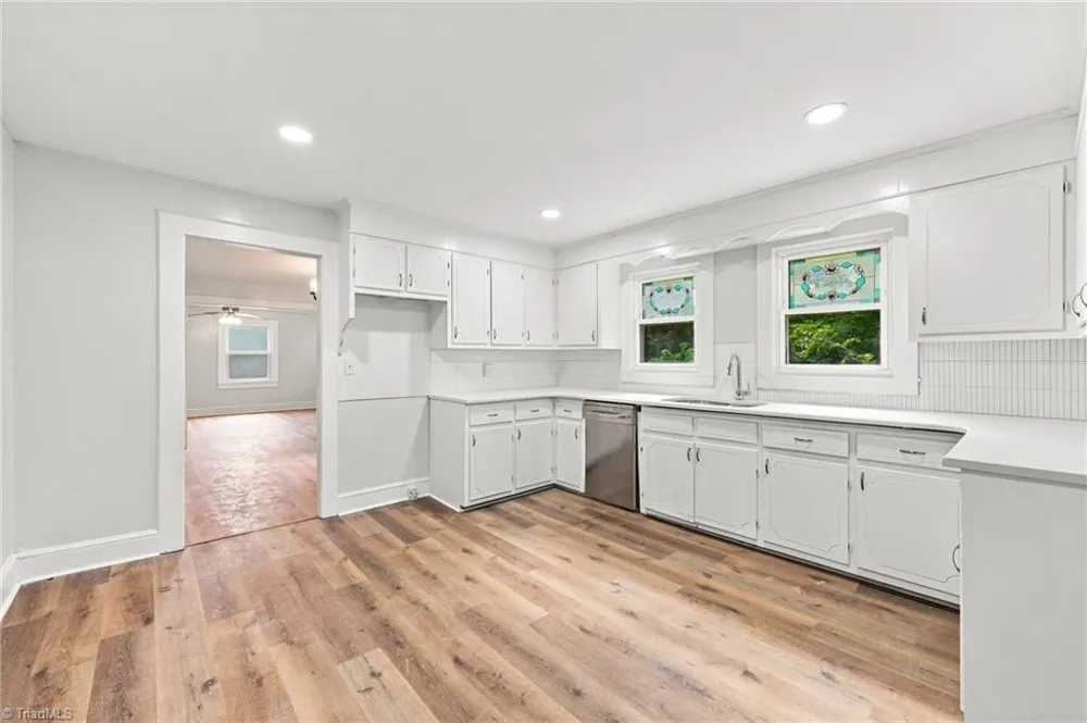 2128 Old Nc Highway 109 Lexington, NC 27292