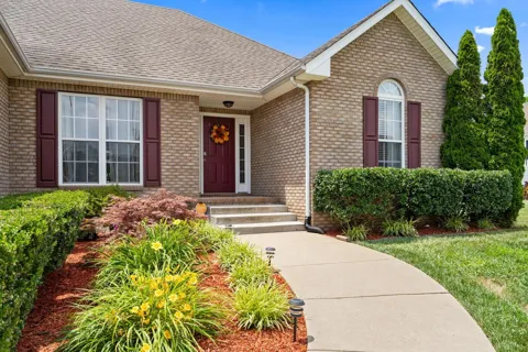 3883 Rhonda Ct
