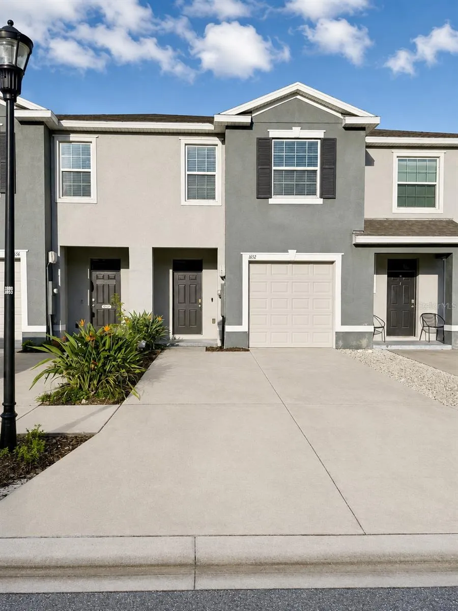 1652 HUBBELL ROAD Wesley Chapel, FL 33543