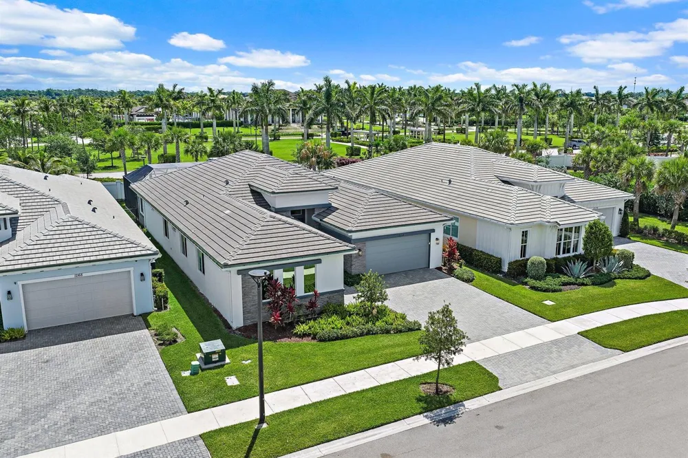 12172 Waterstone Circle Palm Beach Gardens, FL 33412