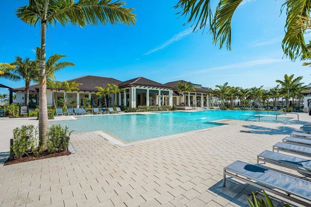 12172 Waterstone Circle Palm Beach Gardens, FL 33412