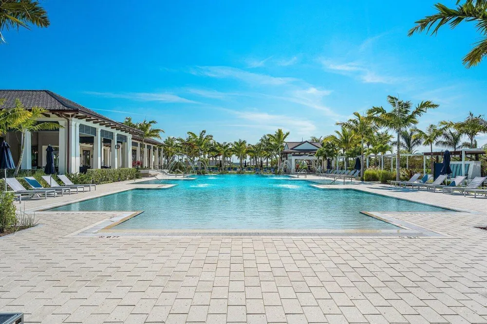 12172 Waterstone Circle Palm Beach Gardens, FL 33412