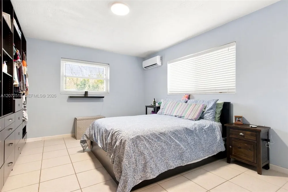 7640 NW 8th St Pembroke Pines, FL 33024
