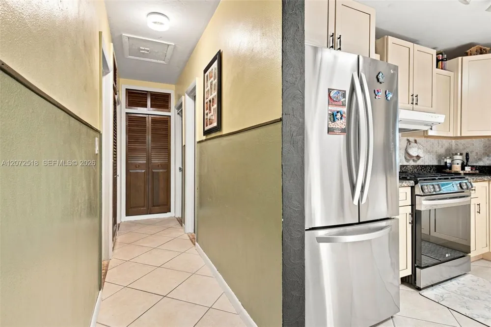 7640 NW 8th St Pembroke Pines, FL 33024