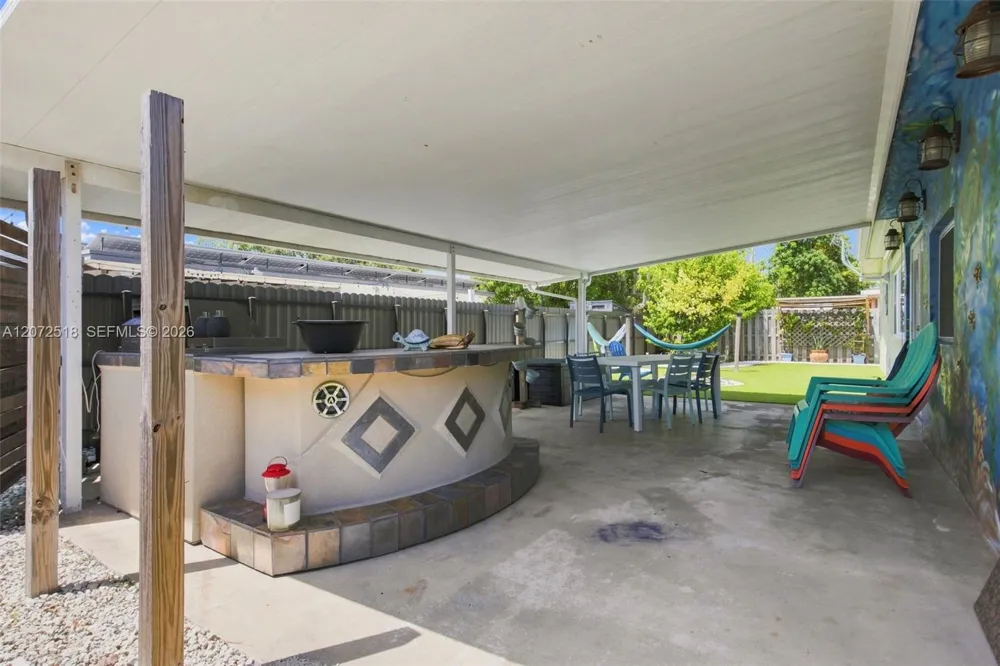 7640 NW 8th St Pembroke Pines, FL 33024