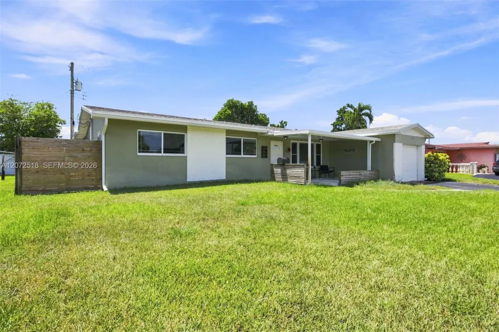 7640 NW 8th St Pembroke Pines, FL 33024