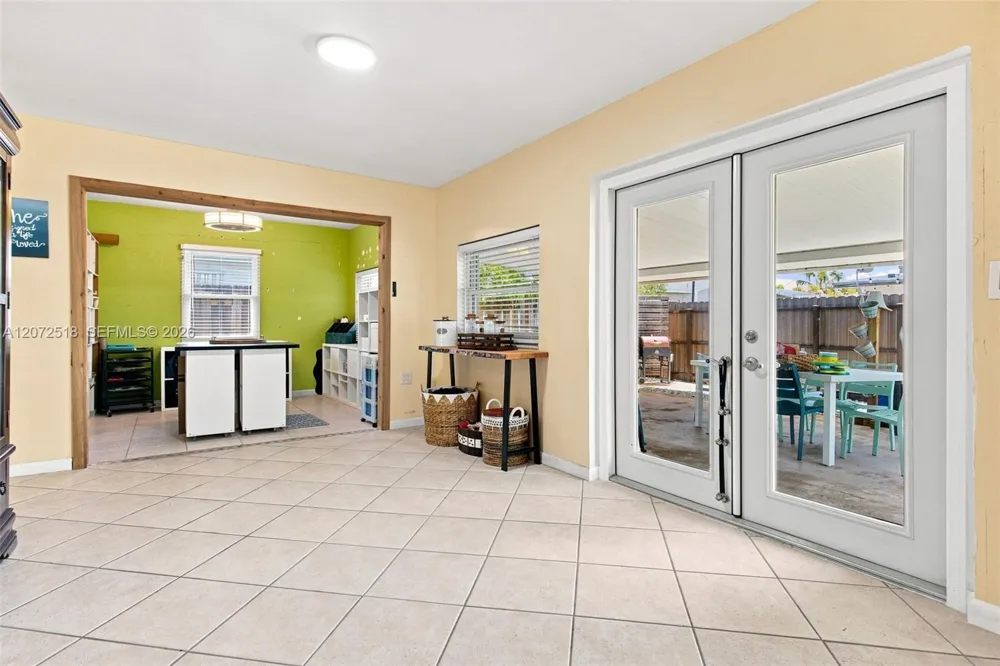 7640 NW 8th St Pembroke Pines, FL 33024