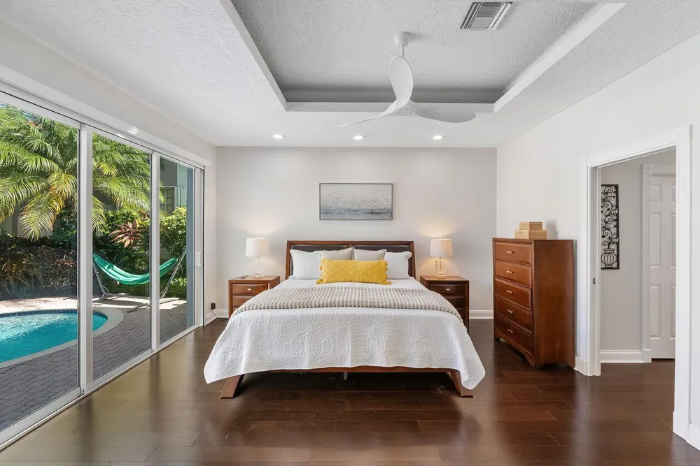 1081 BEL AIRE DRIVE E Pembroke Pines, FL 33027