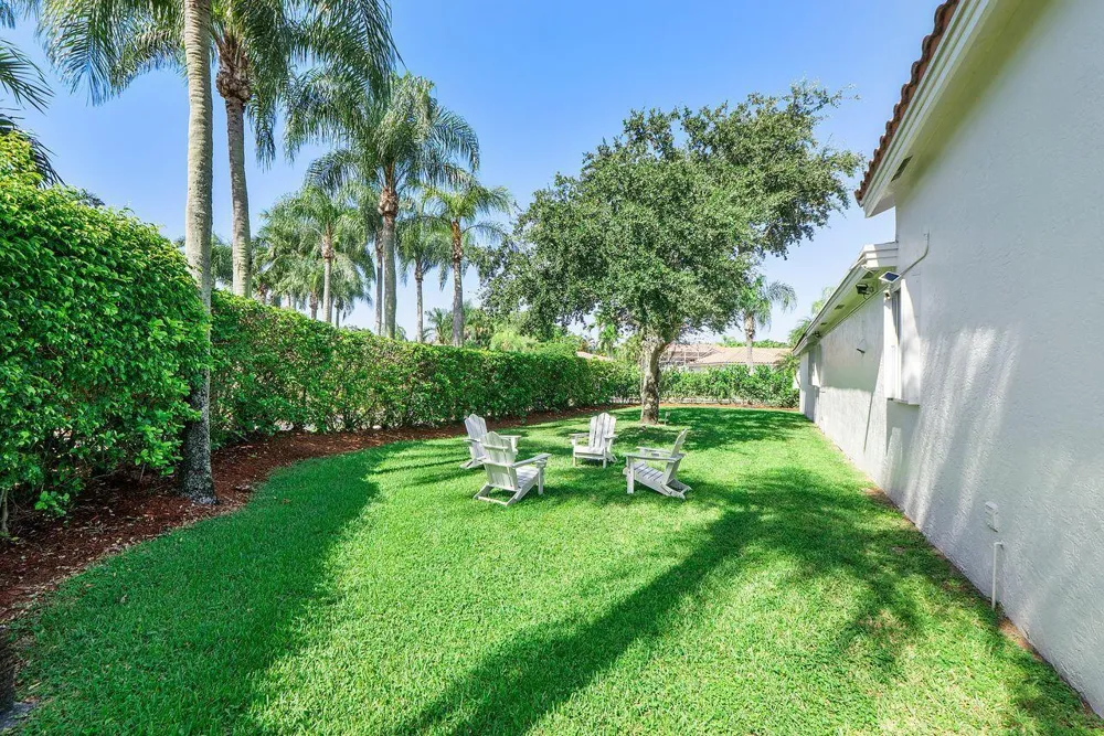 1081 BEL AIRE DRIVE E Pembroke Pines, FL 33027