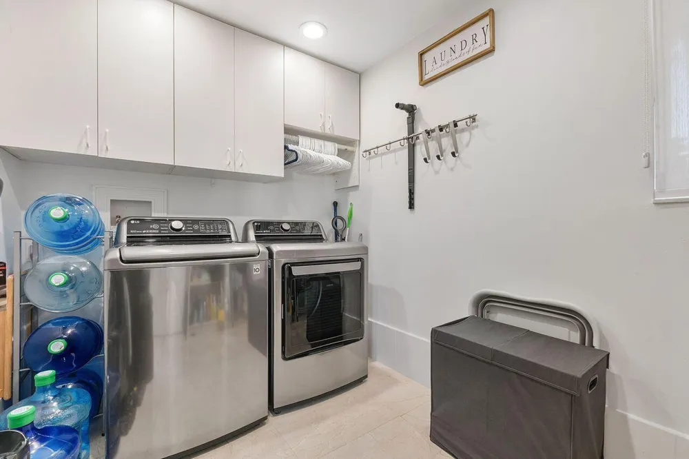 1081 BEL AIRE DRIVE E Pembroke Pines, FL 33027