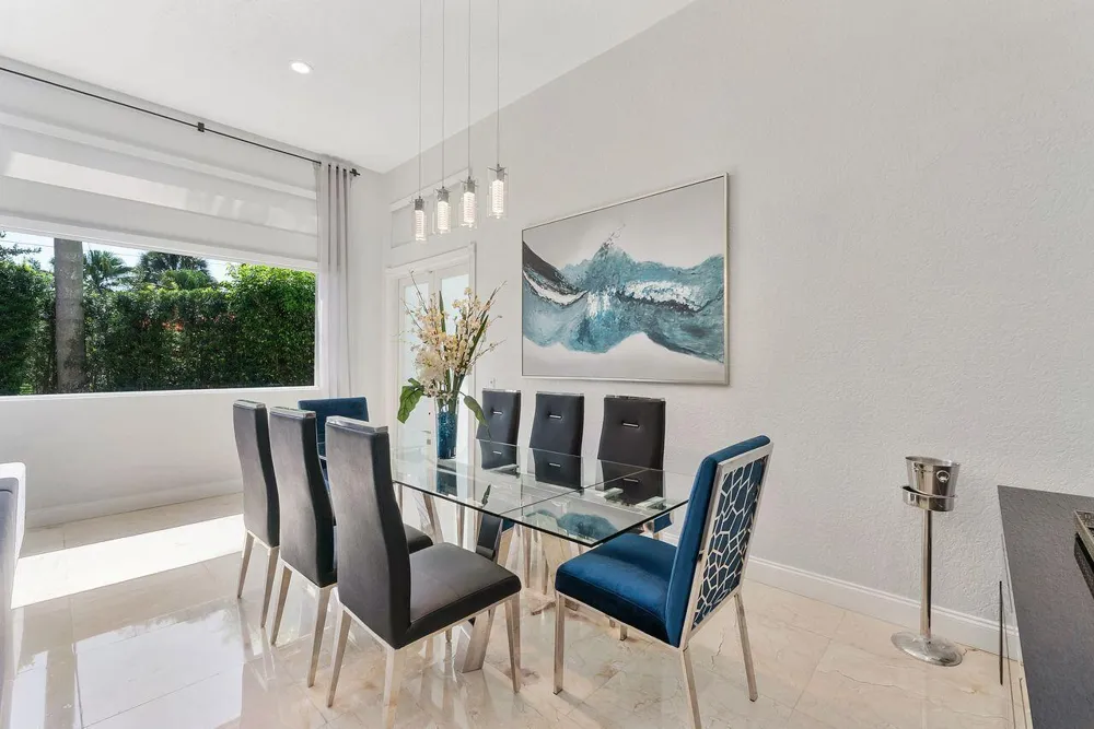 1081 BEL AIRE DRIVE E Pembroke Pines, FL 33027