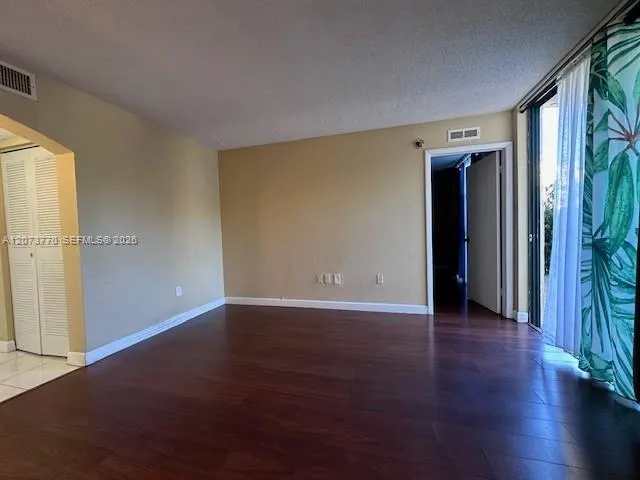 2075 SW 122nd Ave #117 Miami, FL 33175