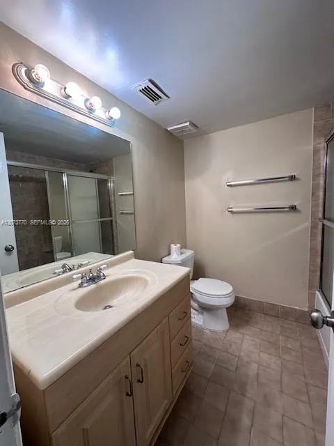 2075 SW 122nd Ave #117 Miami, FL 33175