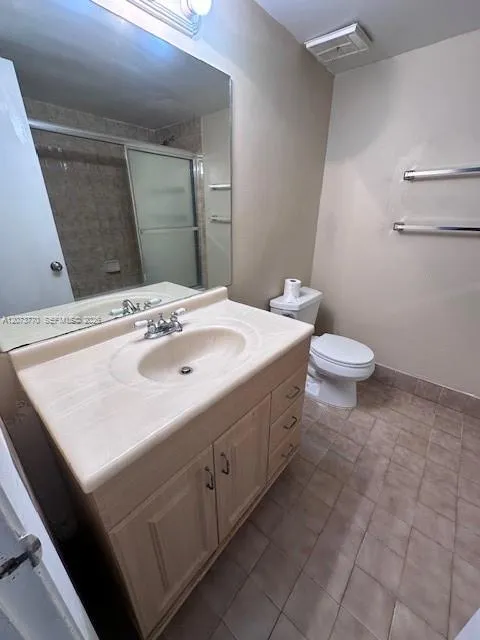 2075 SW 122nd Ave #117 Miami, FL 33175
