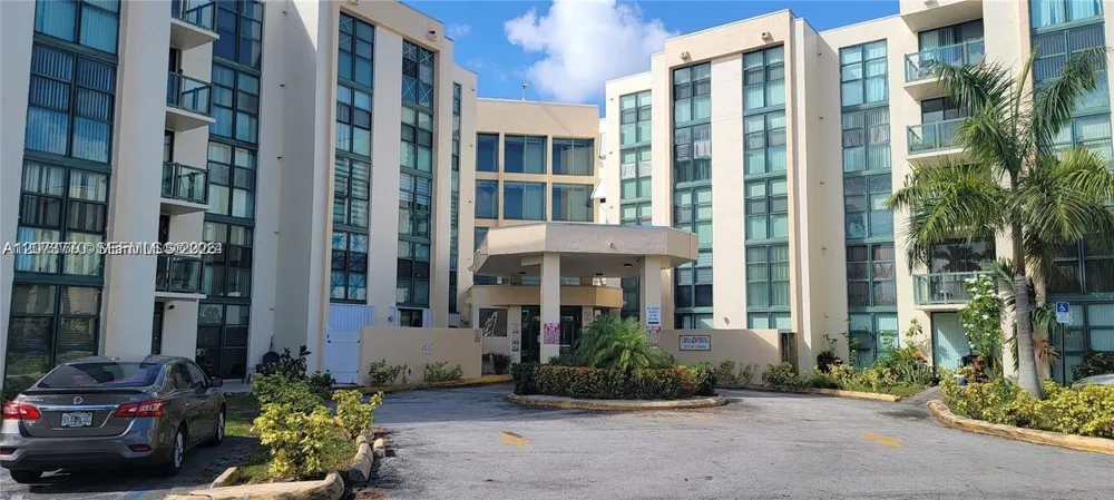 2075 SW 122nd Ave #117 Miami, FL 33175