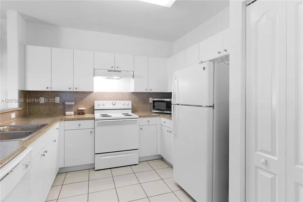 8549 SW 214th Ln Cutler Bay, FL 33189