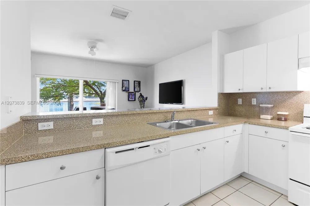 8549 SW 214th Ln Cutler Bay, FL 33189