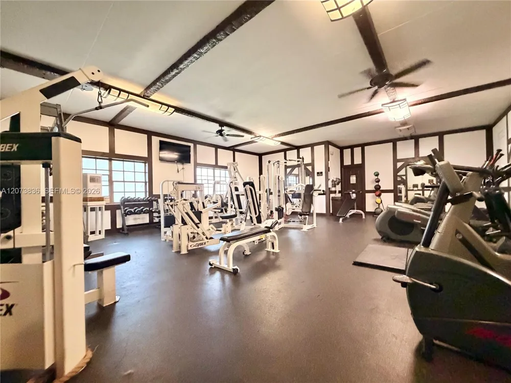 3730 Inverrary Dr #1G Lauderhill, FL 33319