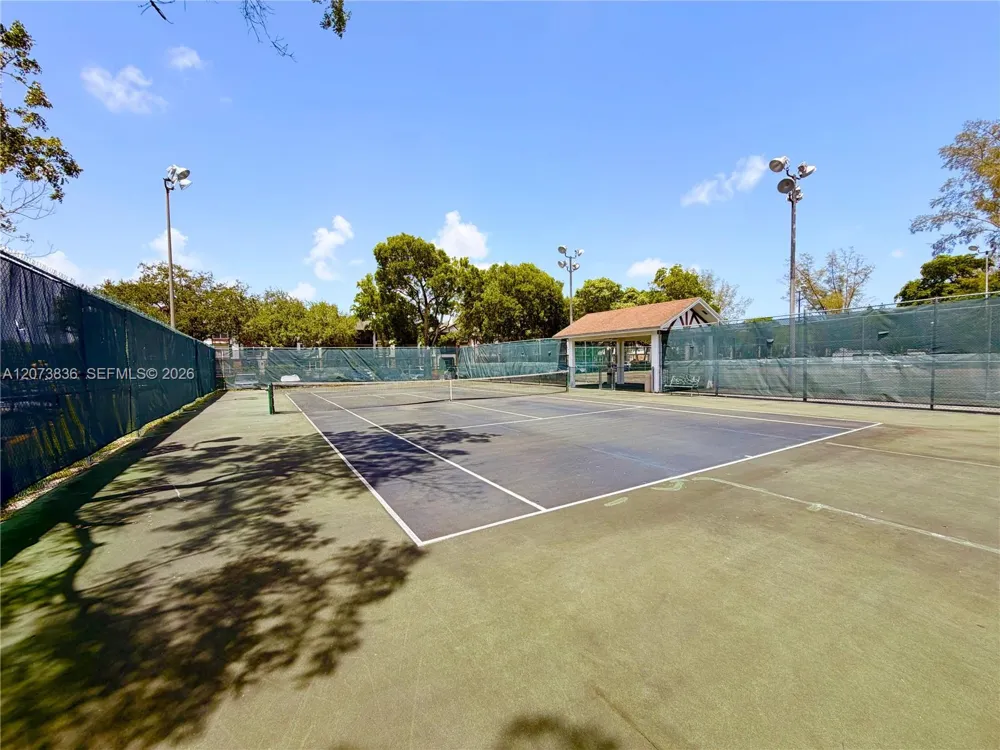3730 Inverrary Dr #1G Lauderhill, FL 33319