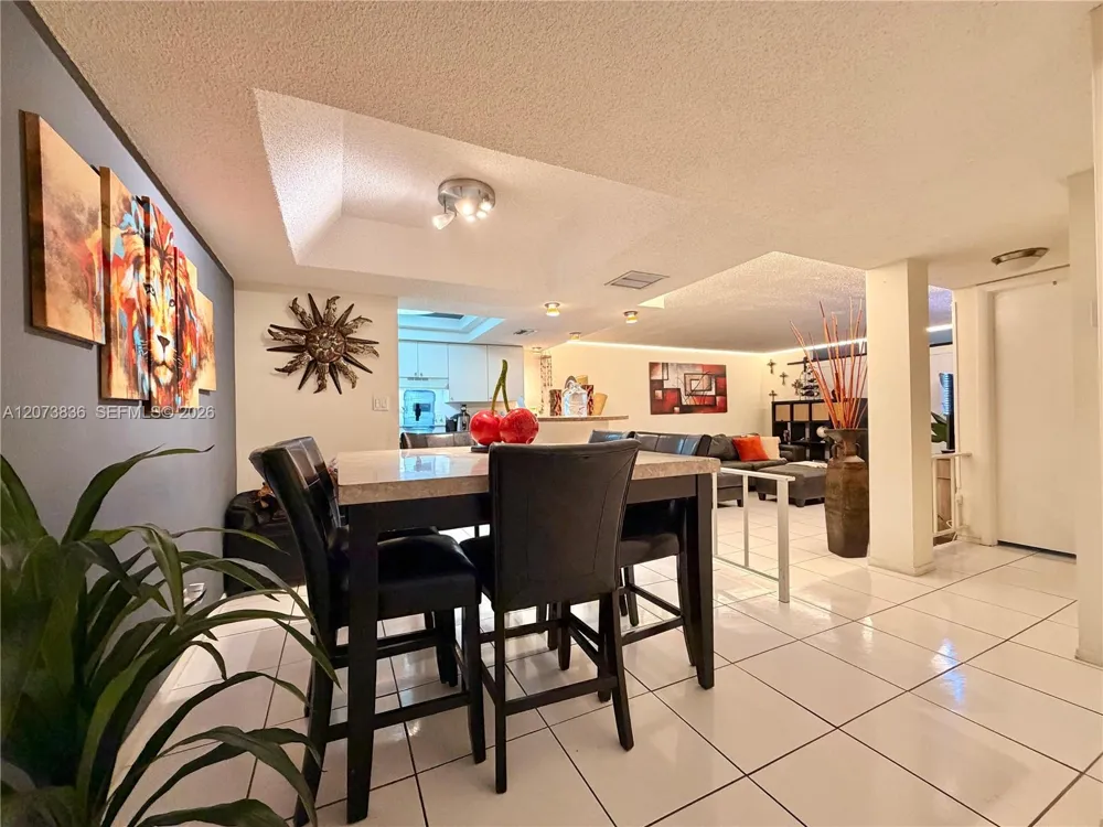 3730 Inverrary Dr #1G Lauderhill, FL 33319