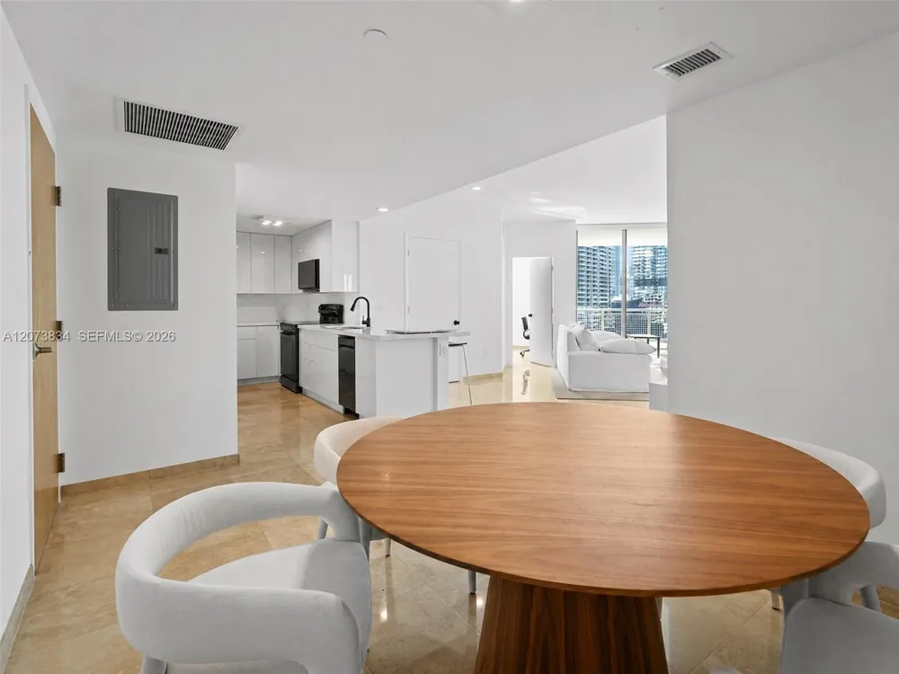350 S Miami Ave #2304 Miami, FL 33130