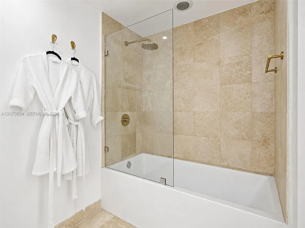 350 S Miami Ave #2304 Miami, FL 33130