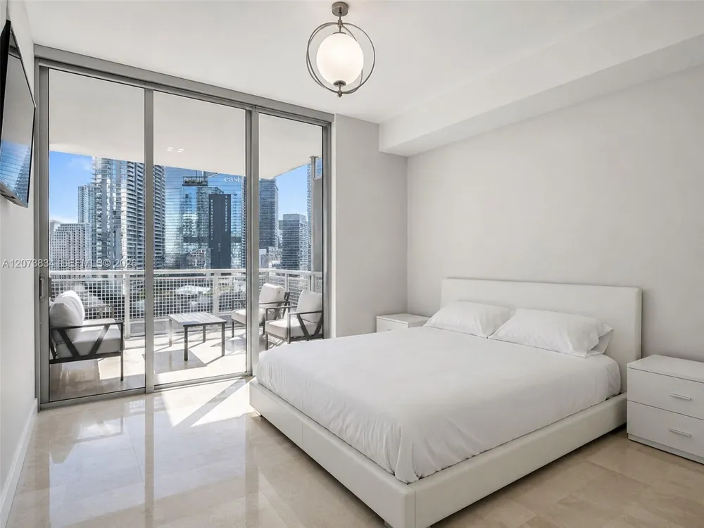 350 S Miami Ave #2304 Miami, FL 33130