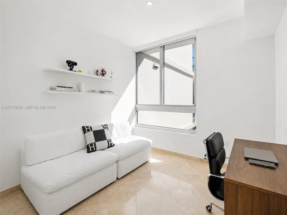 350 S Miami Ave #2304 Miami, FL 33130