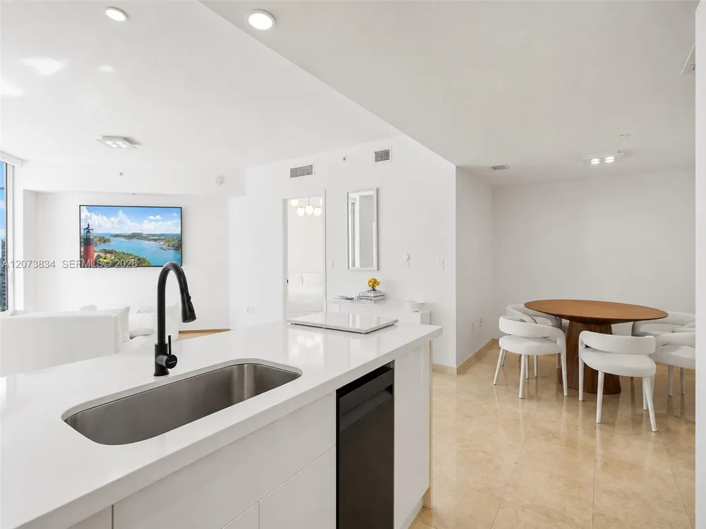 350 S Miami Ave #2304 Miami, FL 33130