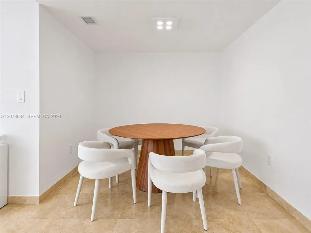 350 S Miami Ave #2304 Miami, FL 33130