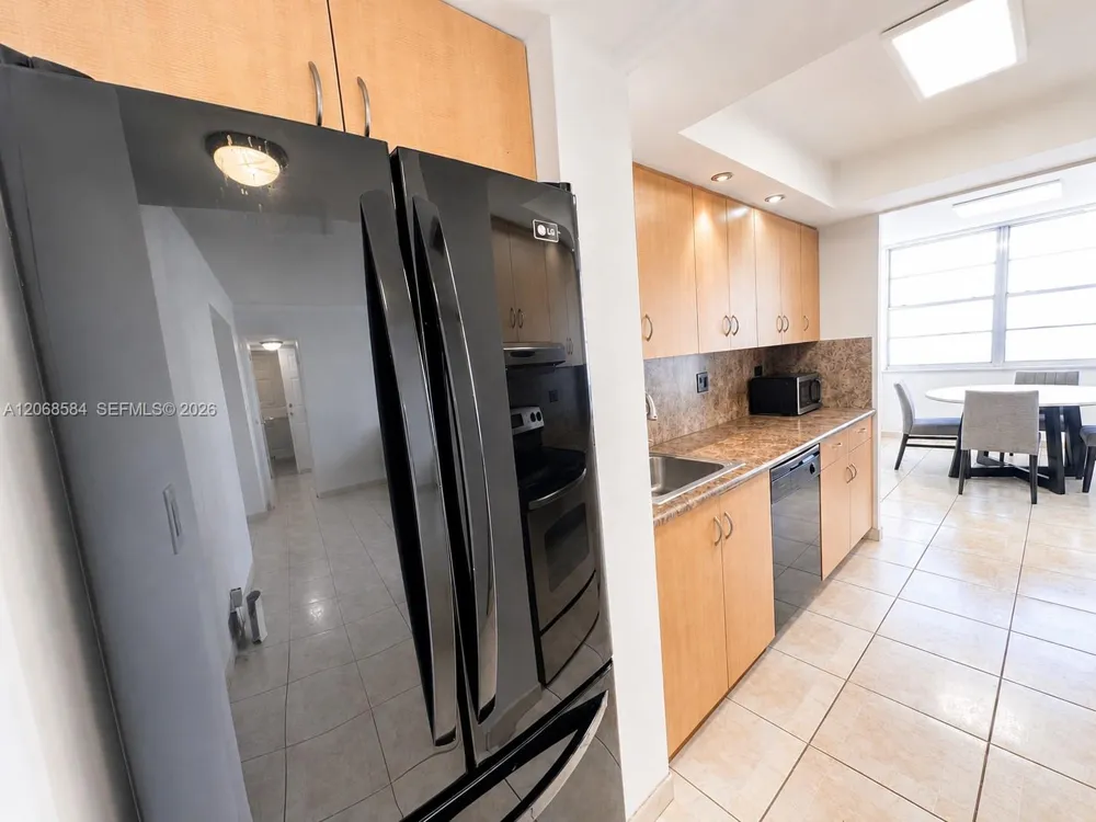 250 174th St #1615 Sunny Isles Beach, FL 33160