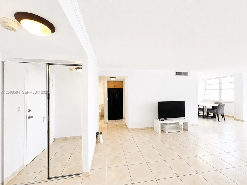 250 174th St #1615 Sunny Isles Beach, FL 33160