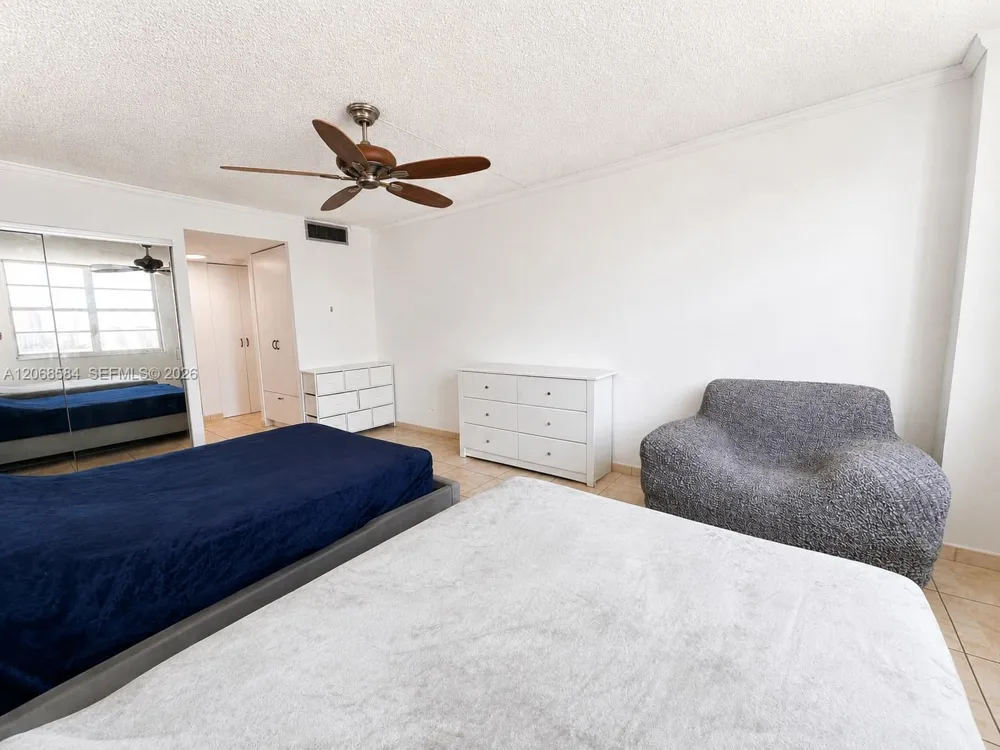 250 174th St #1615 Sunny Isles Beach, FL 33160