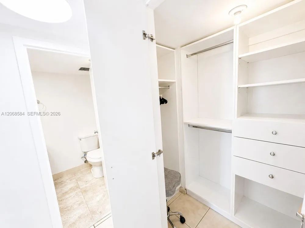 250 174th St #1615 Sunny Isles Beach, FL 33160