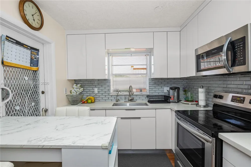 5300 Washington St #E209 Hollywood, FL 33021