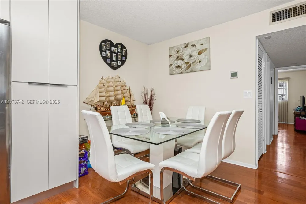 5300 Washington St #E209 Hollywood, FL 33021