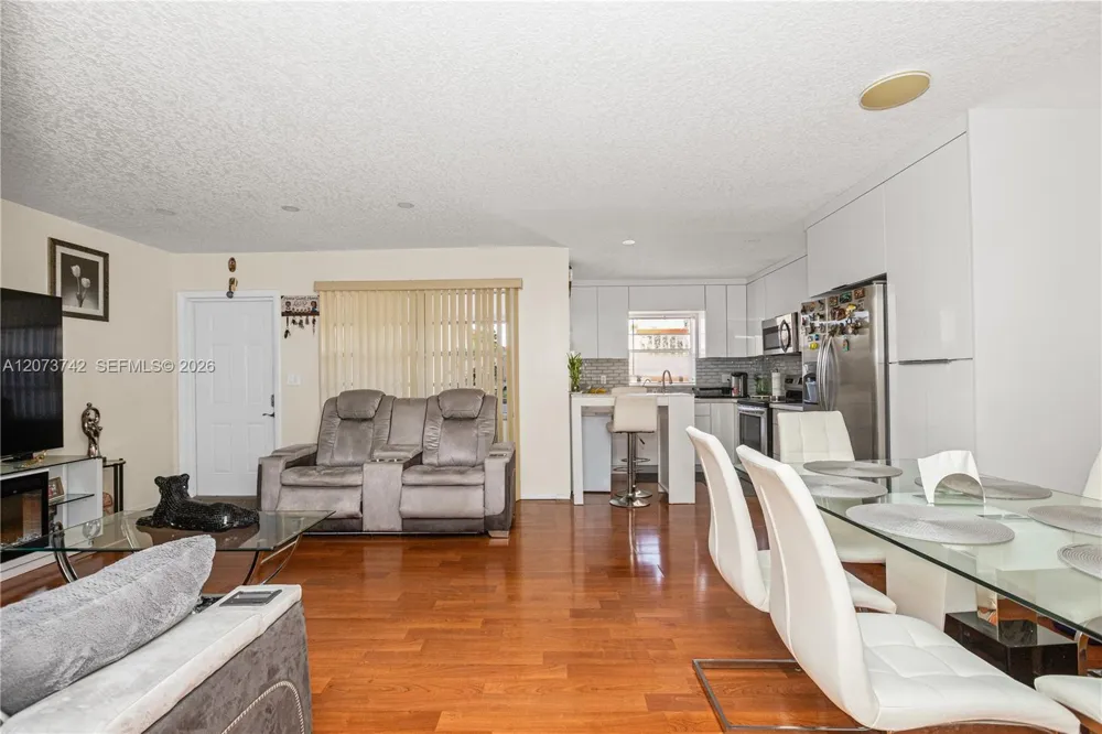 5300 Washington St #E209 Hollywood, FL 33021