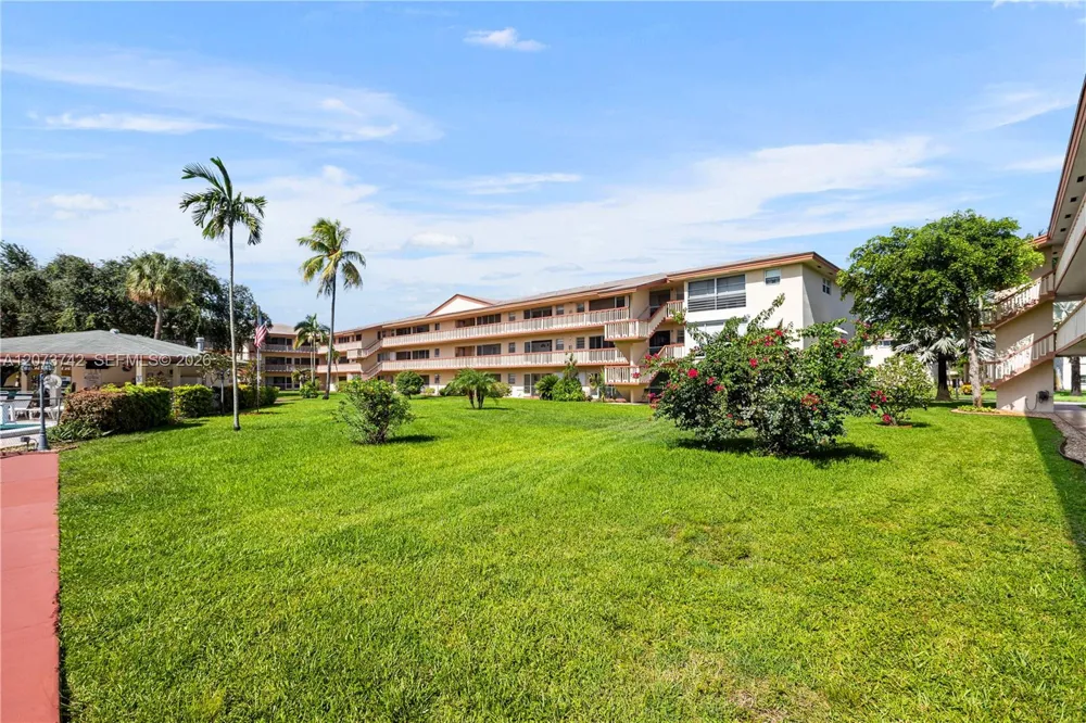 5300 Washington St #E209 Hollywood, FL 33021