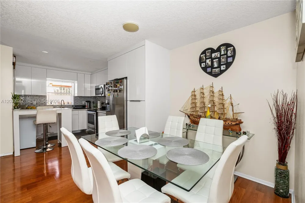 5300 Washington St #E209 Hollywood, FL 33021