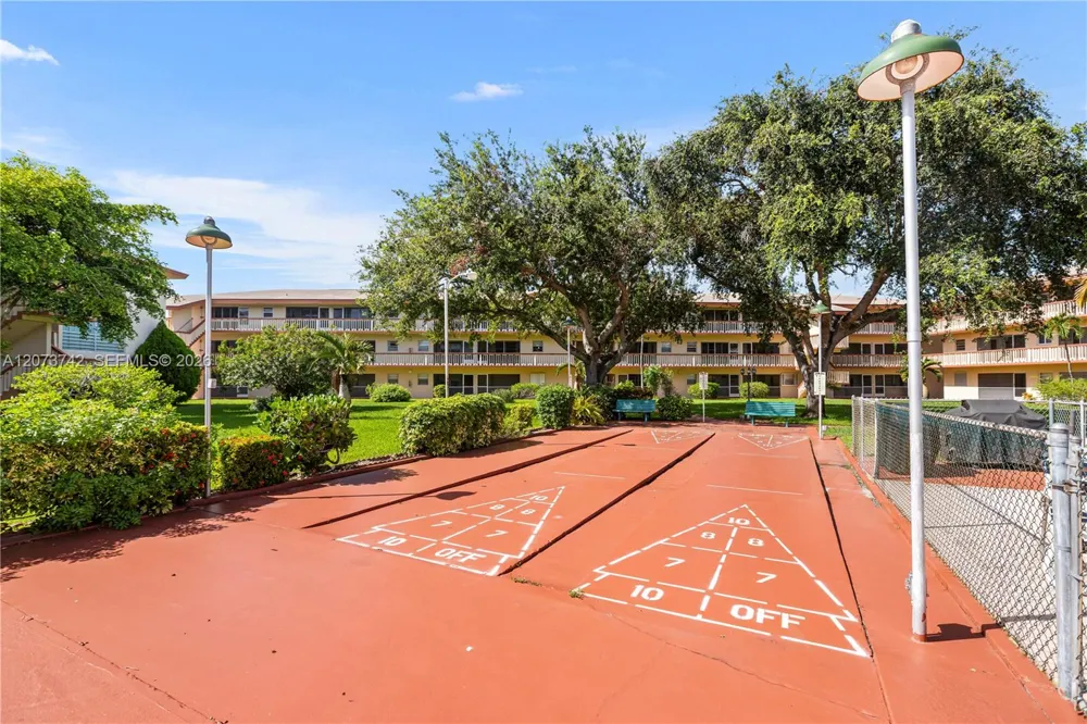 5300 Washington St #E209 Hollywood, FL 33021