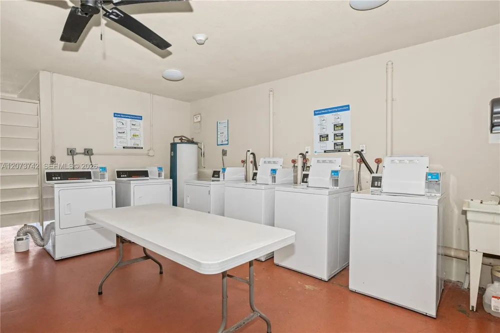 5300 Washington St #E209 Hollywood, FL 33021