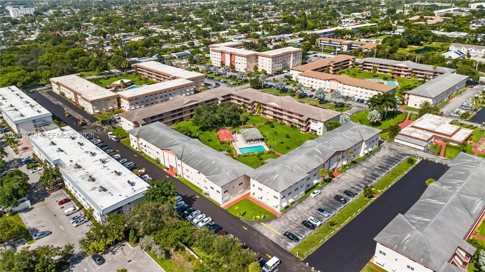 5300 Washington St #E209 Hollywood, FL 33021