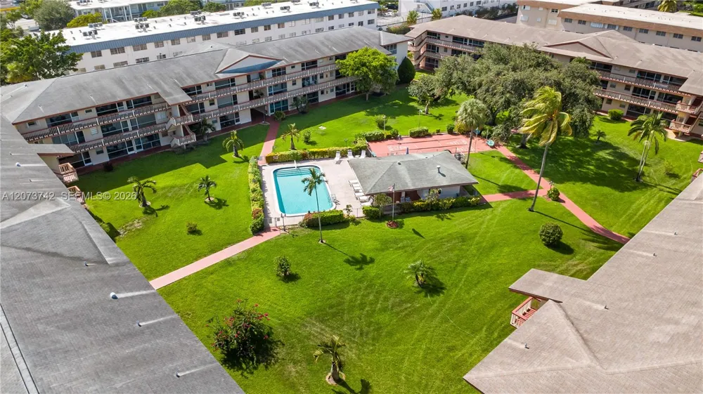 5300 Washington St #E209 Hollywood, FL 33021
