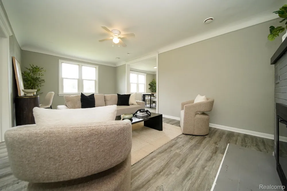 36807 JEFFERSON AVENUE Harrison Charter Township, MI 48045