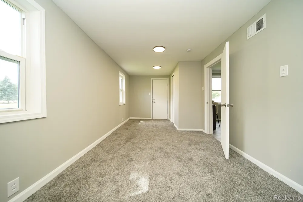 36807 JEFFERSON AVENUE Harrison Charter Township, MI 48045