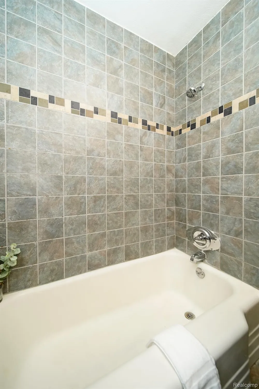 36807 JEFFERSON AVENUE Harrison Charter Township, MI 48045