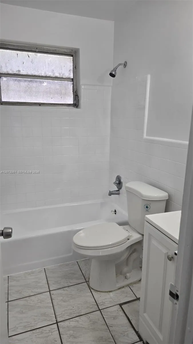 1345 NW 28th St #1 Miami, FL 33142