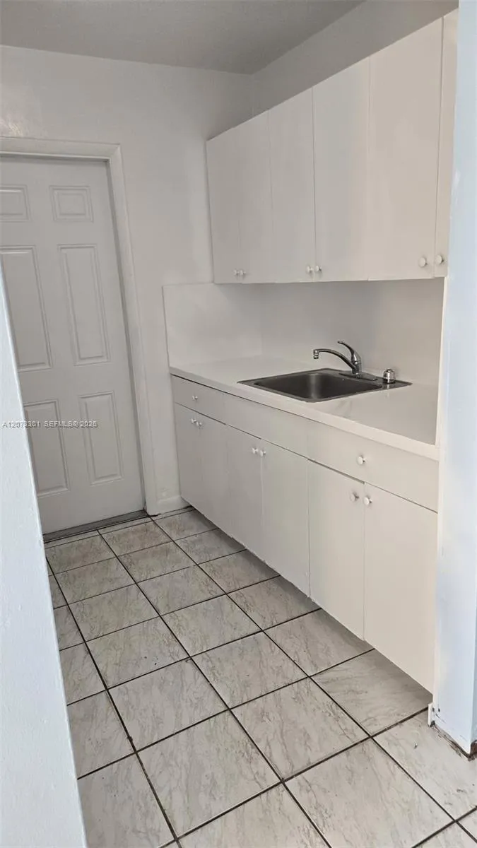 1345 NW 28th St #1 Miami, FL 33142